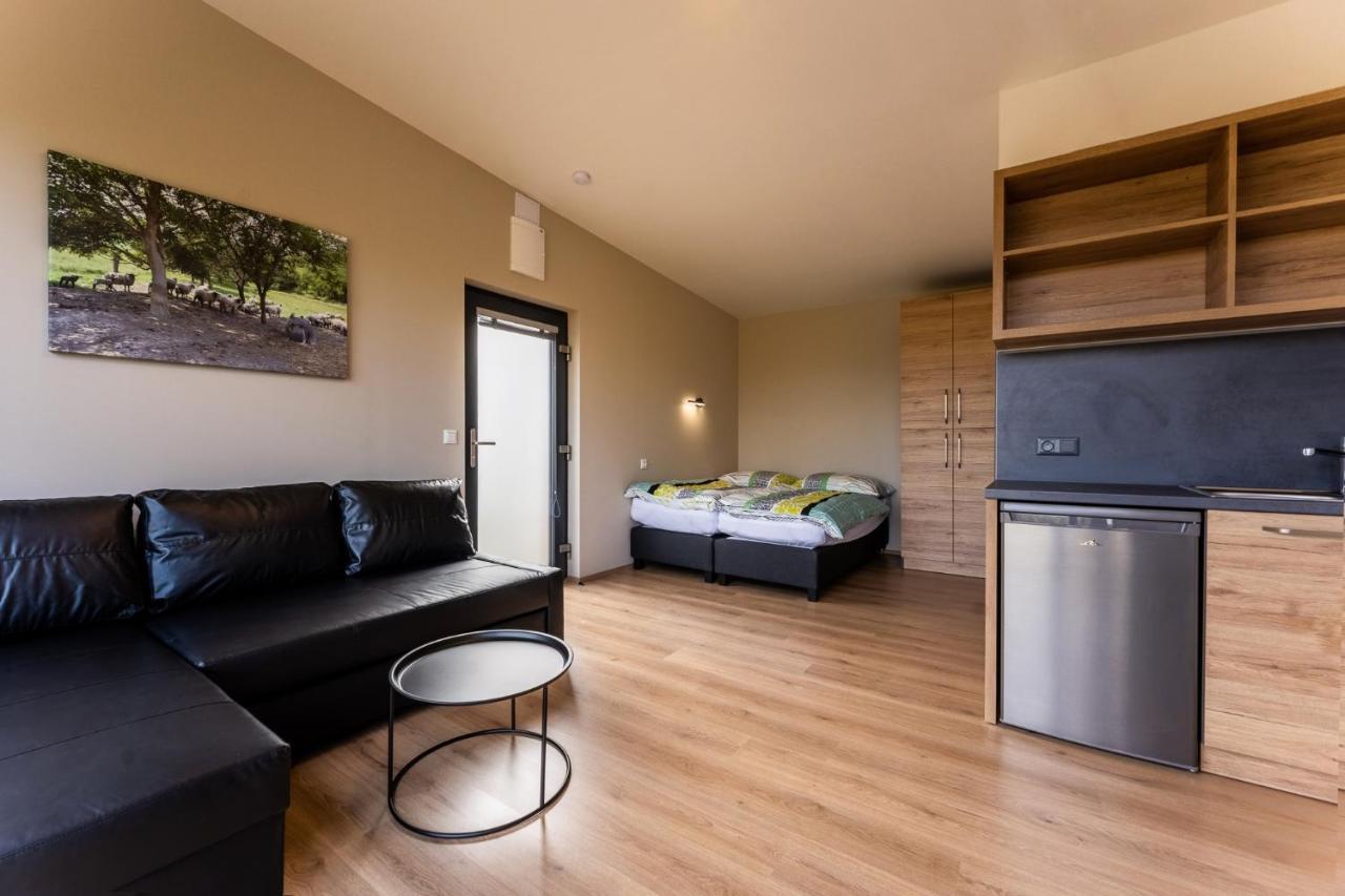 Na Zelenem Statku Hotell Rasovice  Exteriör bild