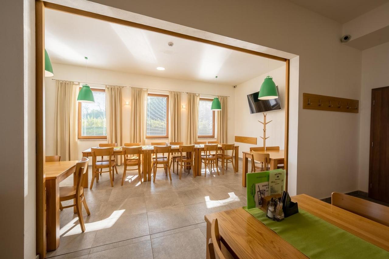 Na Zelenem Statku Hotell Rasovice  Exteriör bild