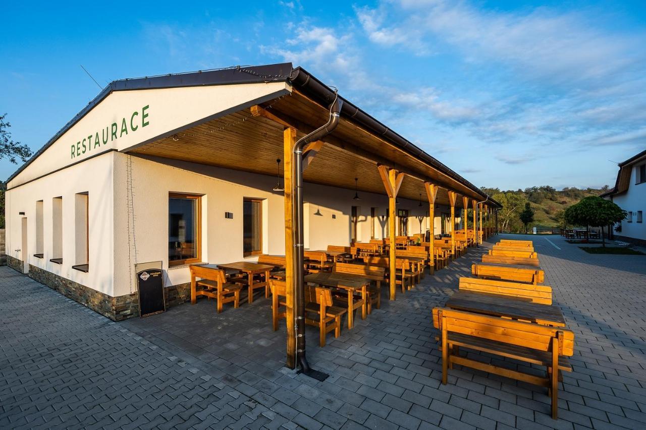 Na Zelenem Statku Hotell Rasovice  Exteriör bild