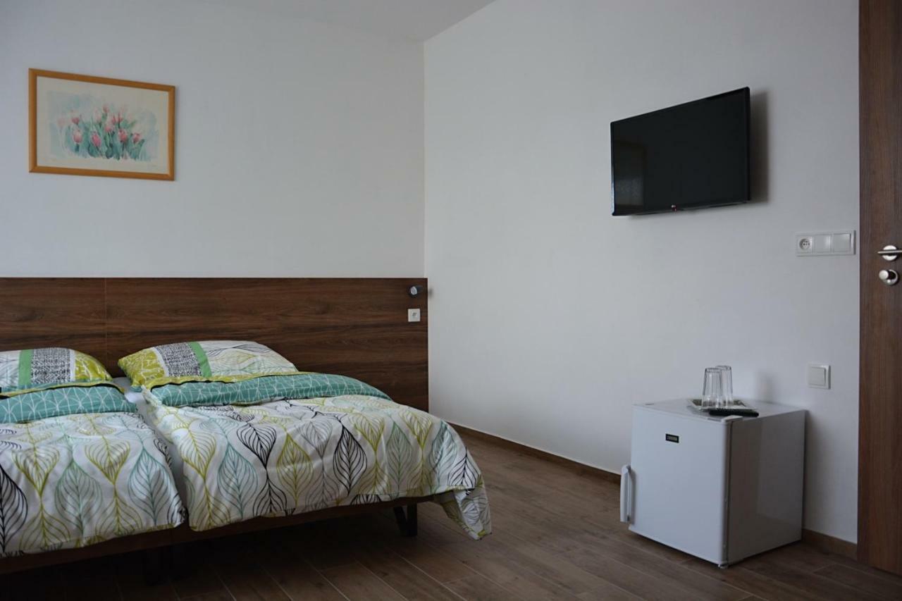 Na Zelenem Statku Hotell Rasovice  Exteriör bild