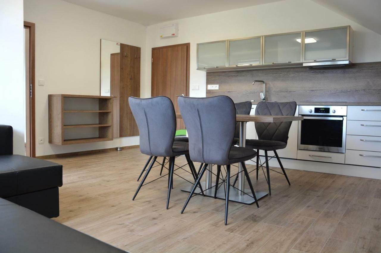 Na Zelenem Statku Hotell Rasovice  Exteriör bild