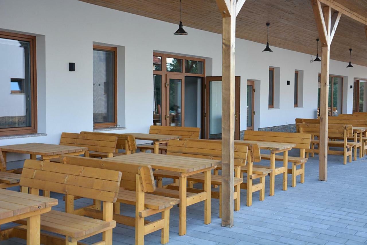 Na Zelenem Statku Hotell Rasovice  Exteriör bild