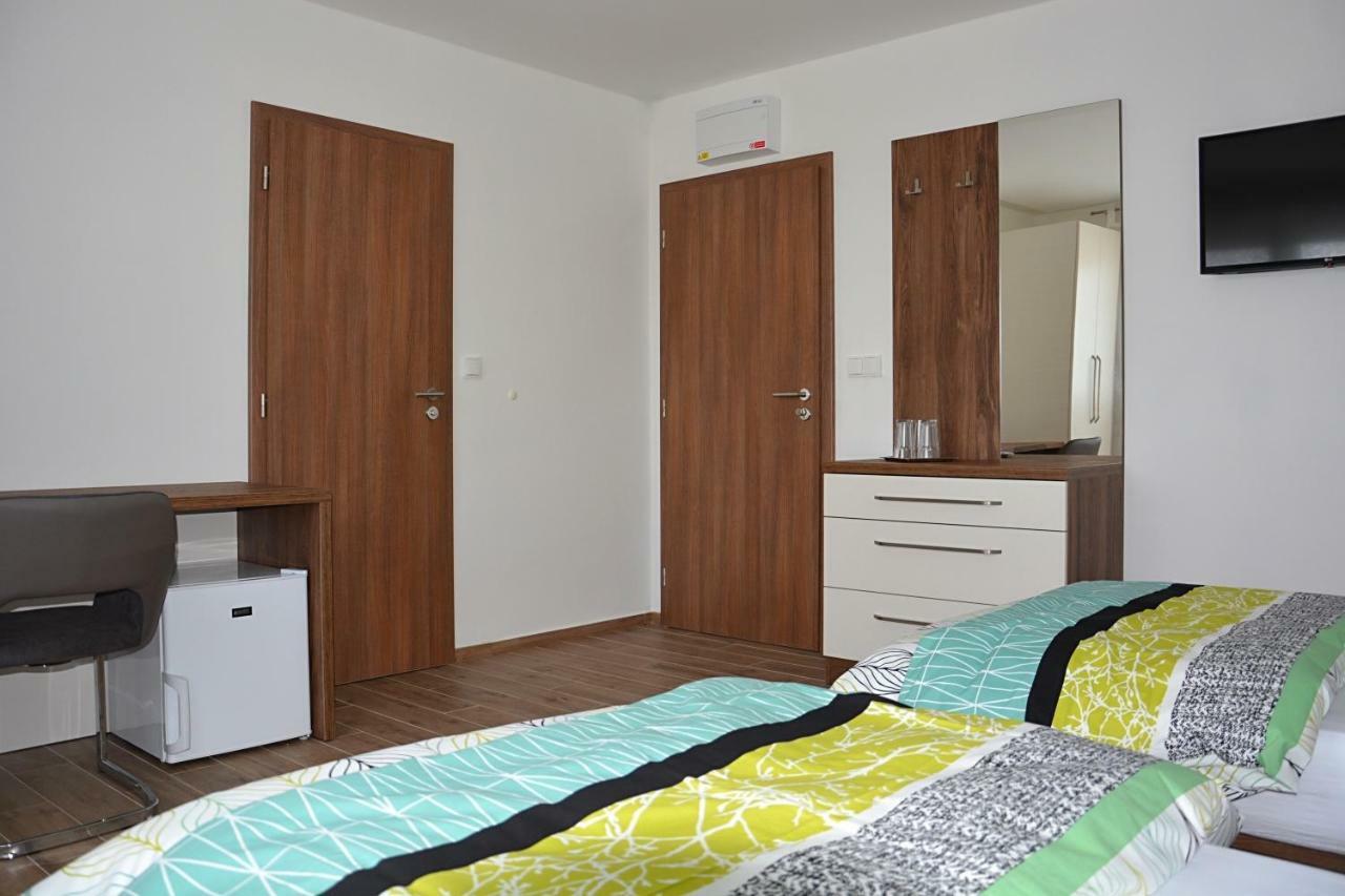 Na Zelenem Statku Hotell Rasovice  Exteriör bild