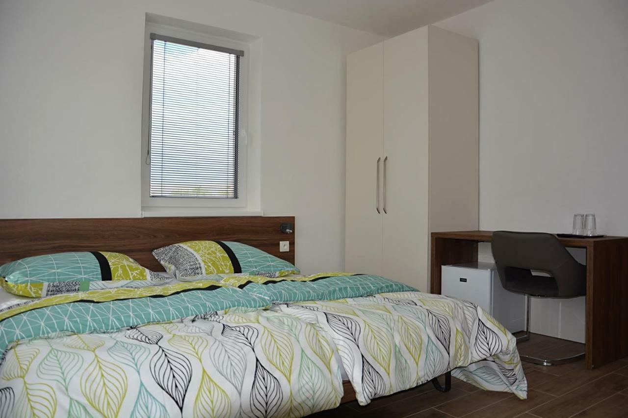 Na Zelenem Statku Hotell Rasovice  Exteriör bild
