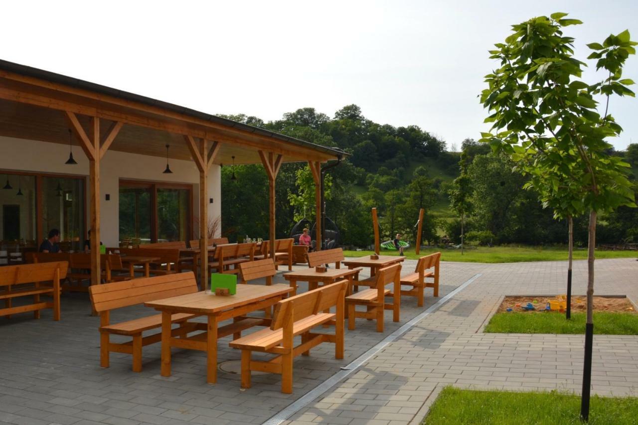 Na Zelenem Statku Hotell Rasovice  Exteriör bild